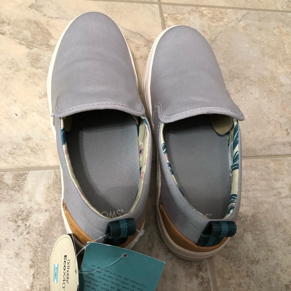 Toms slip ons